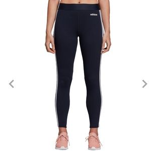 **NWT  Adidas  essentials 3 stripes tights **